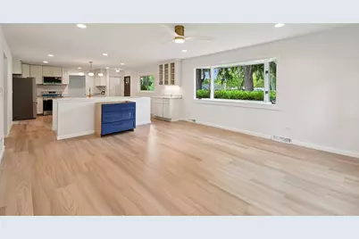 39161 N Holdridge Avenue, Beach Park, IL 60099 - Photo 7