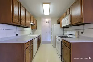 2201 S Grace St, Lombard, IL 60148 - Photo 9