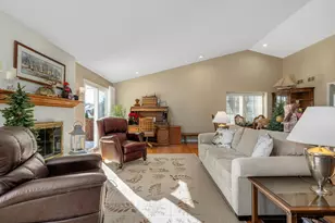 1961 Wexford Cir, Wheaton, IL 60189 - Photo 3