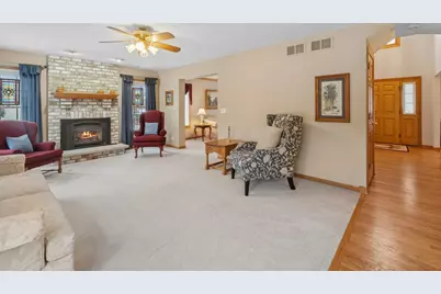 1995 Bridlewood Drive, Hoffman Estates, IL 60192 - Photo 7