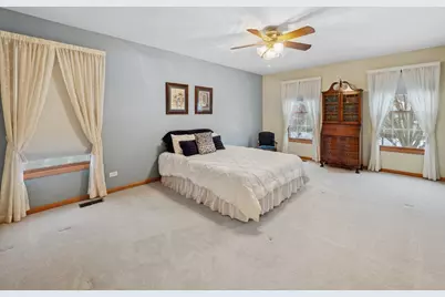 1995 Bridlewood Drive, Hoffman Estates, IL 60192 - Photo 15