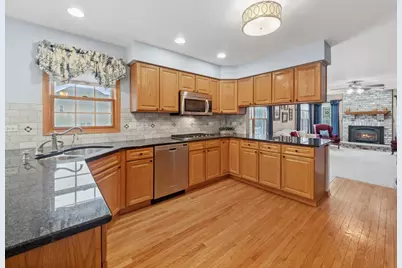 1995 Bridlewood Drive, Hoffman Estates, IL 60192 - Photo 9