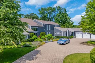 620 W Old Elm Rd, Lake Forest, IL 60045 - Photo 1