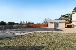 2019 E Avon Ln, Arlington Heights, IL 60004 - Photo 49