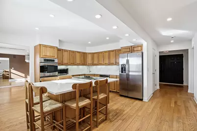 2019 E Avon Lane, Arlington Heights, IL 60004 - Photo 9