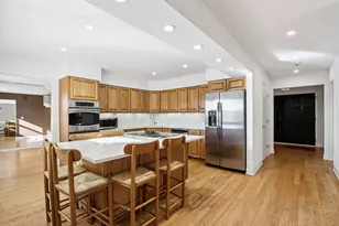 2019 E Avon Ln, Arlington Heights, IL 60004 - Photo 9