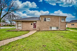 5200 Madison St, Skokie, IL 60077 - Photo 5