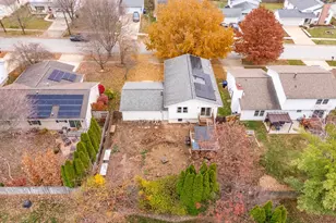 2713 Essington St, Bloomington, IL 61705 - Photo 35