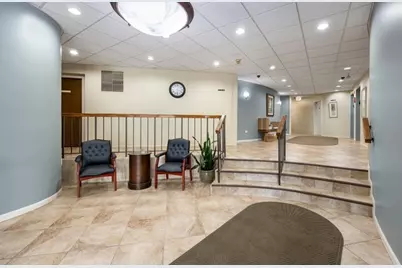 850 Wellington Avenue #304, Elk Grove Village, IL 60007 - Photo 5