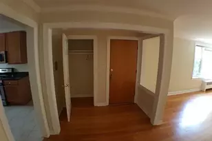 2950 W Arthur Ave, Chicago, IL 60645 - Photo 3