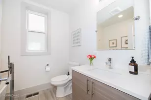 1221 E 46th St, Chicago, IL 60653 - Photo 19