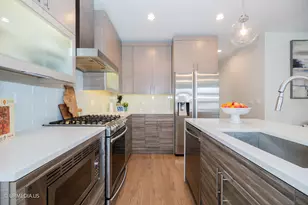 1221 E 46th St, Chicago, IL 60653 - Photo 9