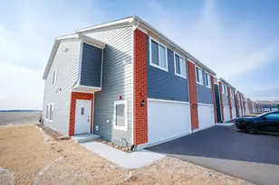 1241 Gillespie Ln NE, Yorkville, IL 60560 - Photo 3