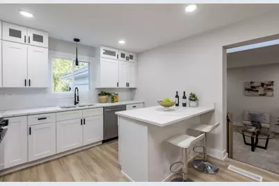 2421 Lockner Boulevard, Joliet, IL 60431 - Photo 13