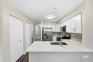 728 Old Checker Rd, Buffalo Grove, IL 60089 - Photo 5