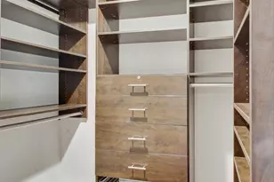 2 E Erie St, Chicago, IL 60611 - Photo 19