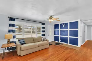 2218 S Mattis Ave, Champaign, IL 61821 - Photo 9