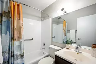 5600 N Sheridan Rd, Chicago, IL 60660 - Photo 5