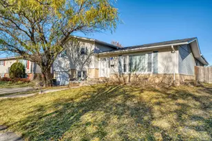 6036 Rob Roy Dr, Oak Forest, IL 60452 - Photo 1