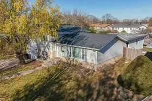 6036 Rob Roy Dr, Oak Forest, IL 60452 - Photo 3