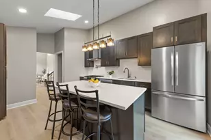 641 N Highview Ave, Addison, IL 60101 - Photo 5