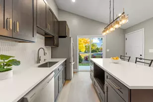 641 N Highview Ave, Addison, IL 60101 - Photo 7