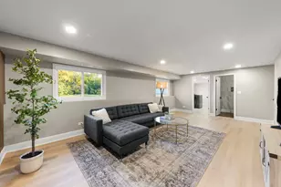 641 N Highview Ave, Addison, IL 60101 - Photo 17