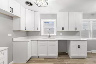 8139 S Exchange Ave, Chicago, IL 60617 - Photo 7