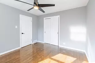 8139 S Exchange Ave, Chicago, IL 60617 - Photo 9