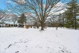 11 Lillian Ln, Yorkville, IL 60560 - Photo 13