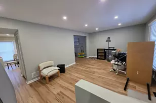 713 Old Post Rd, Buffalo Grove, IL 60089 - Photo 3