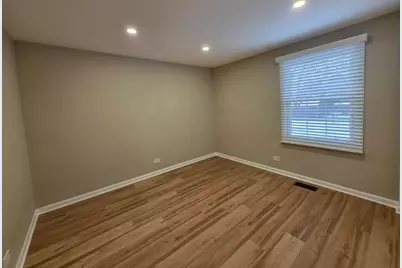 713 Old Post Road, Buffalo Grove, IL 60089 - Photo 11