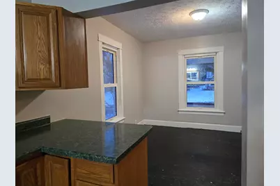 1021 N Rockton Avenue, Rockford, IL 61103 - Photo 3