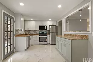 1835 W Weathersfield Way, Schaumburg, IL 60193 - Photo 9