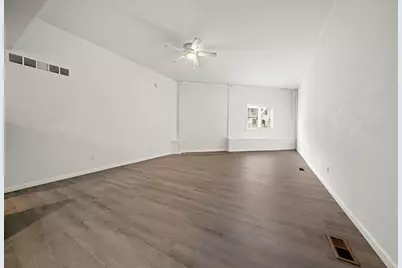 909-911 Ridge Avenue, Rockford, IL 61103 - Photo 9