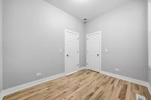 8839 S Colfax Ave, Chicago, IL 60617 - Photo 11