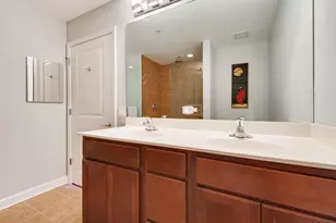100 E 14th St, Chicago, IL 60605 - Photo 19