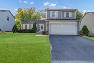 27W125 Chestnut Ln, Winfield, IL 60190 - Photo 3