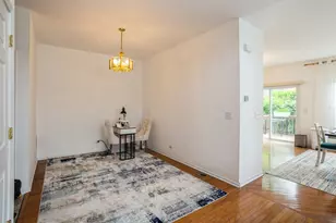 6073 Canterbury Ln, Hoffman Estates, IL 60192 - Photo 7