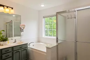 6073 Canterbury Ln, Hoffman Estates, IL 60192 - Photo 11