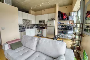 1122 W Catalpa Ave, Chicago, IL 60640 - Photo 9