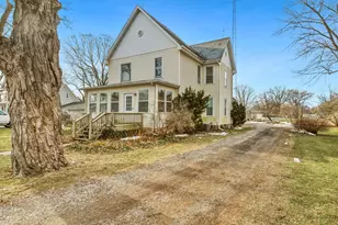 123 E Park St, Chebanse, IL 60922 - Photo 3