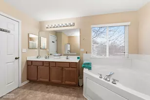 181 Hillside Dr, Bolingbrook, IL 60440 - Photo 23