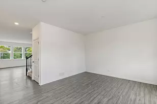 32006 Savannah Dr, Lakemoor, IL 60051 - Photo 3