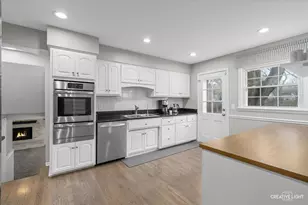 1104 N Brainard St, Naperville, IL 60563 - Photo 5