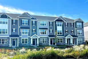 437 Lakeshore Ct, Saint Charles, IL 60174 - Photo 1