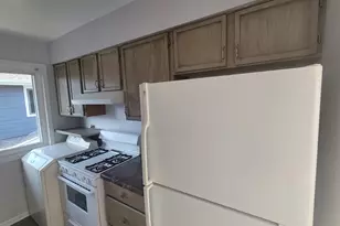 6084 Fremont Dr, Hanover Park, IL 60133 - Photo 7