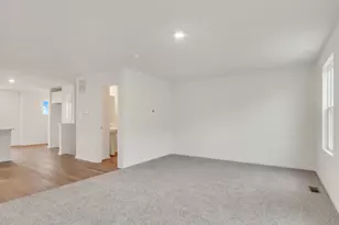 435 Lakeshore Ct, Saint Charles, IL 60174 - Photo 13