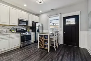 7626 W 63rd Pl, Summit, IL 60501 - Photo 9