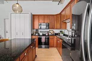 1924 N Hubbard St, Milwaukee, WI 53212 - Photo 5